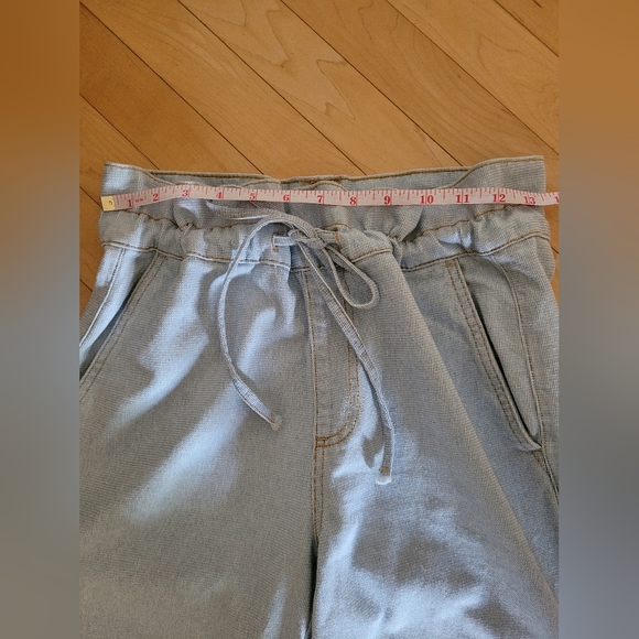 Light Blue Wash Paperbag Waist Wide Leg Jeans - Picture 10 of 11